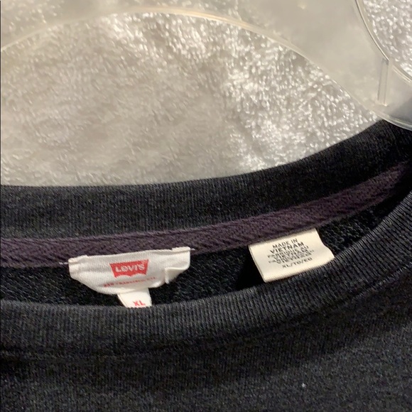 Levi’s Sweatshirt - Picture 3 of 4